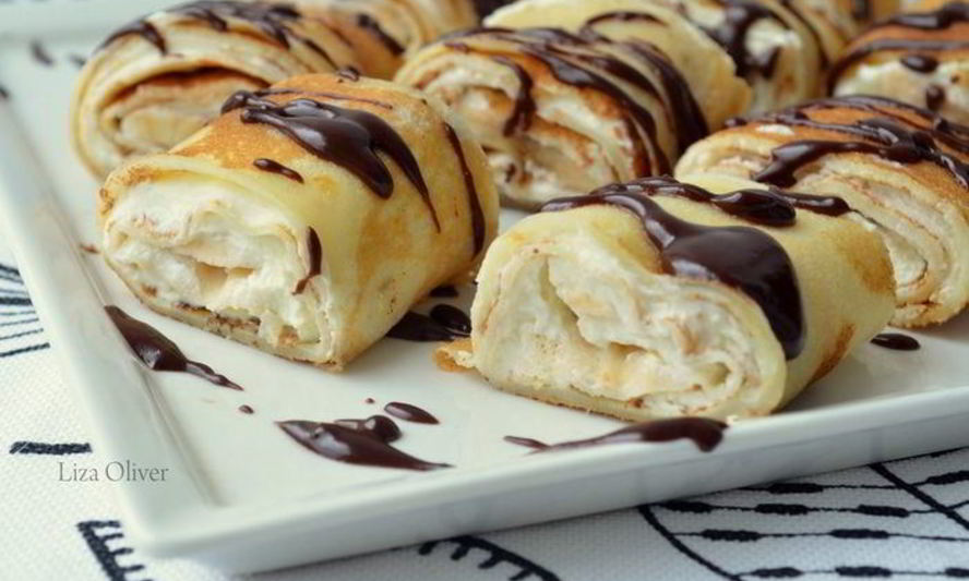 Рецепт сладких роллов из рисовых блинчиков с бананово-творожным кремом и шоколадным соусом