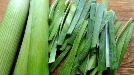 баклажановые рулетики с сыром и сосисками