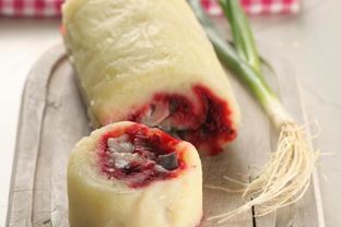 Картофельный рулет с сельдью