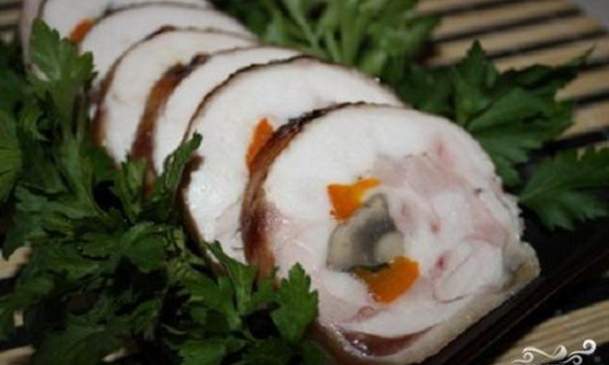 Рецепт куриного рулета с грибами и перцем