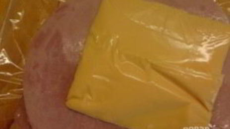 куриные рулетики под соусом