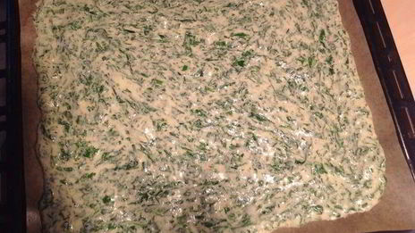 летний рулет из сыра со шпинатом