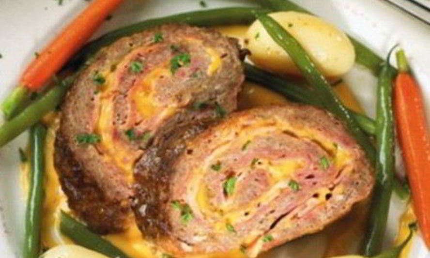 Рецепт мясного рулета кордон блю с ветчиной и сыром