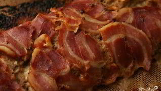 Мясной рулет с беконом и рикоттой