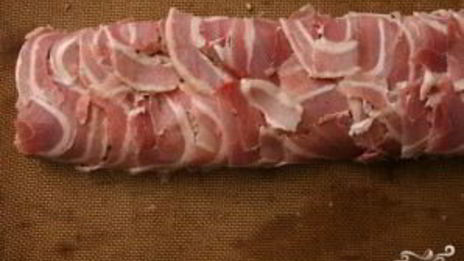 мясной рулет с беконом и рикоттой