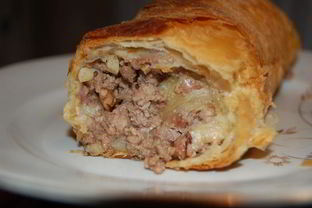 Мясной рулет с беконом и тмином