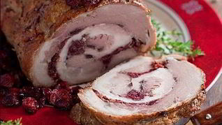 Мясной рулет с бренди и клюквой