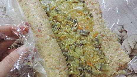 мясной рулет с квашеной капустой