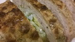 Мясной рулет с яйцами с сырной корочкой