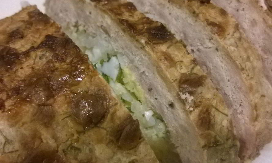 Рецепт мясного рулета с яйцами с сырной корочкой