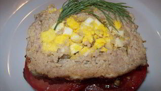 Мясной рулет с яйцом и луком из моего детства