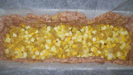 мясной рулет с яйцом и луком из моего детства