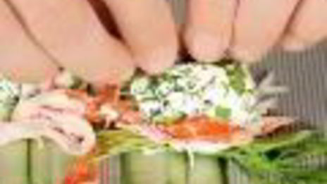 огуречные рулеты с крабовыми палочками