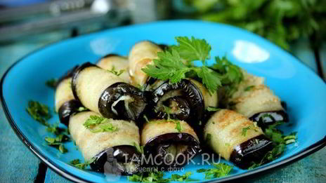 острые рулетики из баклажанов