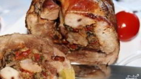 рулет из индейки с грибами и помидорами