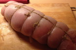 Рулет из индейки в беконе