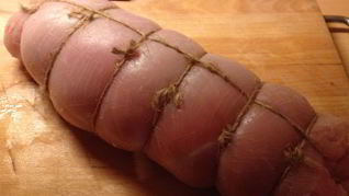 Рулет из индейки в беконе