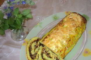 Рулет из кабачков с грибами и сыром