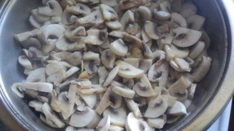 рулет из кабачков с грибами и сыром