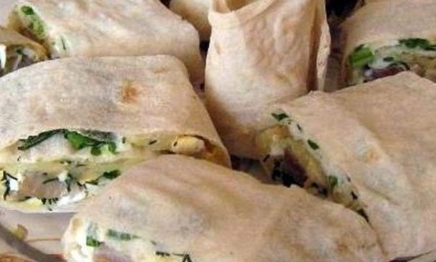 Рецепт рулета из лаваша с копченой куриной грудкой
