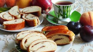 Рулет из сдобного теста