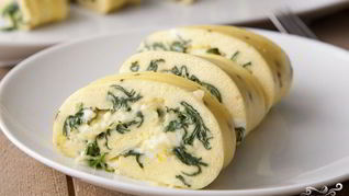 Рулет из яиц с начинкой