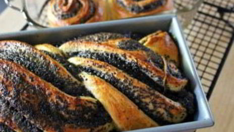 рулет с маком из дрожжевого теста