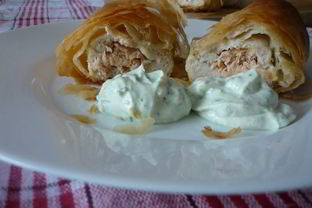 Рулет с рыбой из теста фило