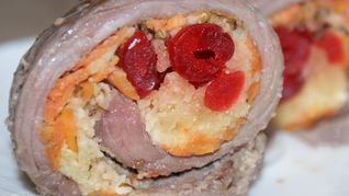 Рулетики из говядины с вишней и миндалем