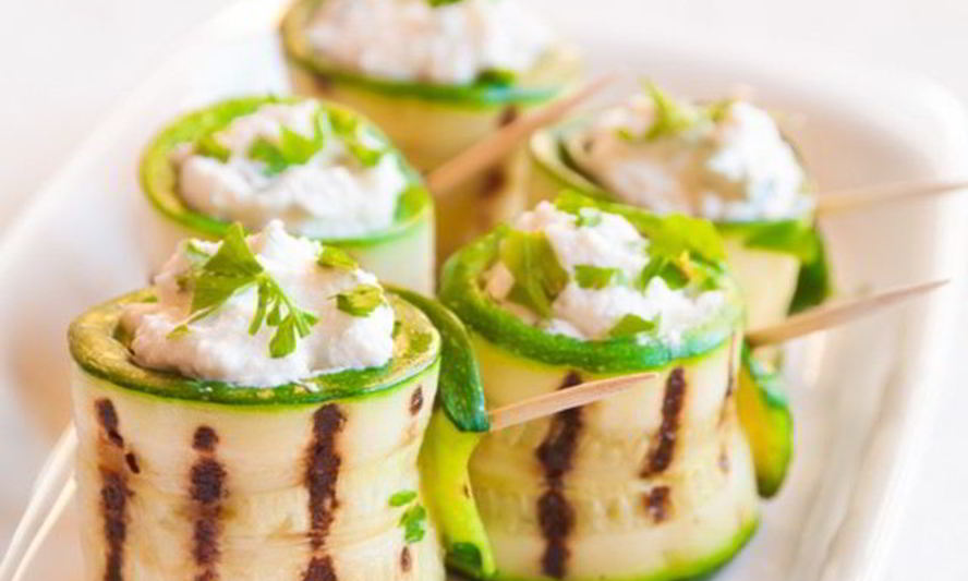 Рецепт рулетиков из кабачков с курицей