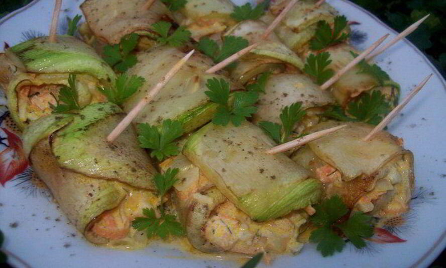 Рецепт рулетиков из кабачков с морковной начинкой