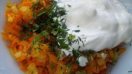 рулетики из кабачков с морковной начинкой