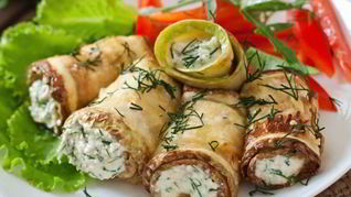 Рулетики из кабачков с сыром и перцем