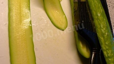 рулетики из огурцов и семги