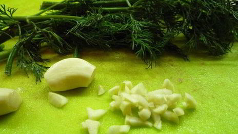 рулетики из свинины с черносливом