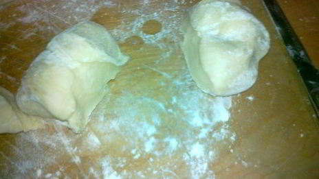 рулетики с сардельками и сыром