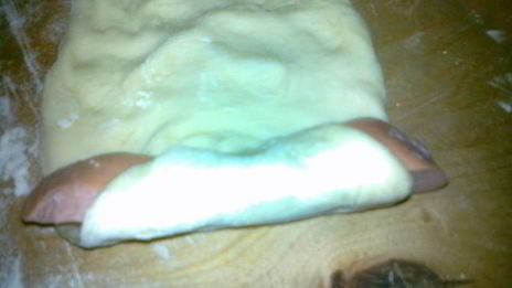 рулетики с сардельками и сыром