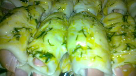 рулетики с сардельками и сыром