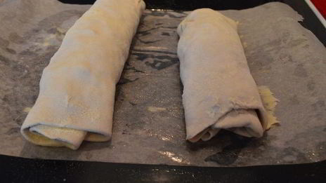 слоеный рулет с курицей и грибами