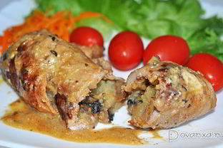 Свиные рулетики с грибами и картошкой