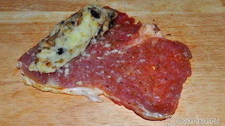 свиные рулетики с грибами и картошкой