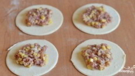 самса из слоеного дрожжевого теста