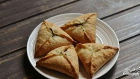 самса из слоеного дрожжевого теста
