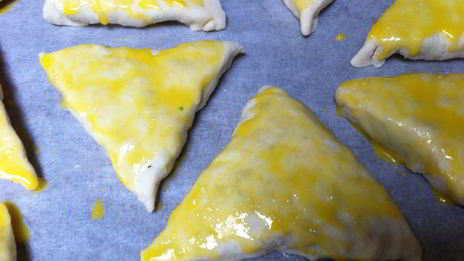 самса из слоеного теста с курицей