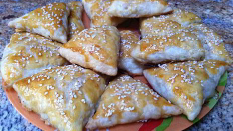 самса из слоеного теста с курицей