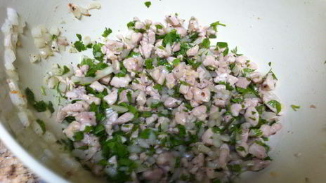 самса из слоеного теста с курицей