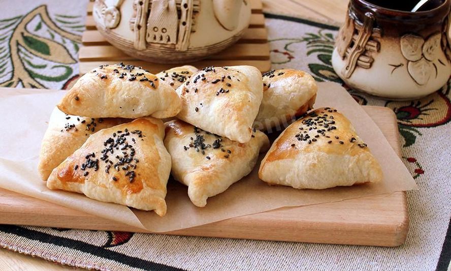 Рецепт самсы из слоеного теста с мясным фаршем