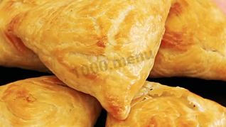 Самса с фаршем из слоеного теста