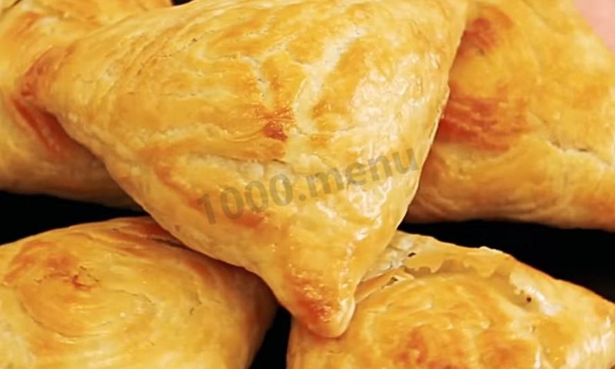 Рецепт самсы с фаршем из слоеного теста