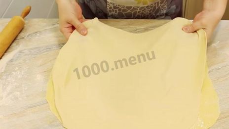 самса с фаршем из слоеного теста